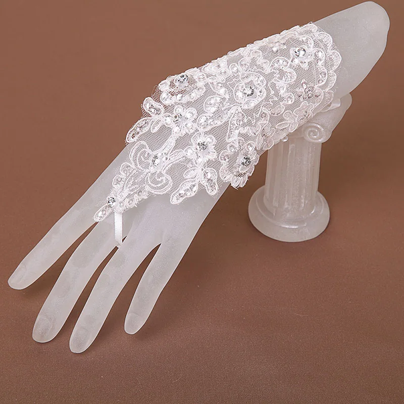 1 Pair White/Red/Beige Bridal Gloves Elegant Short Paragraph Rhinestone White Lace Glove Beautiful Wedding Accessories