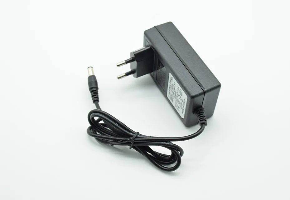Adapter DC 8.4V 12.6V 2A 16.8V 2A 21V 1A Power Supply Charger EU Plug 5.5mm * 2.5mm(2.1mm) 100-240V 18650 Li-ion Battery
