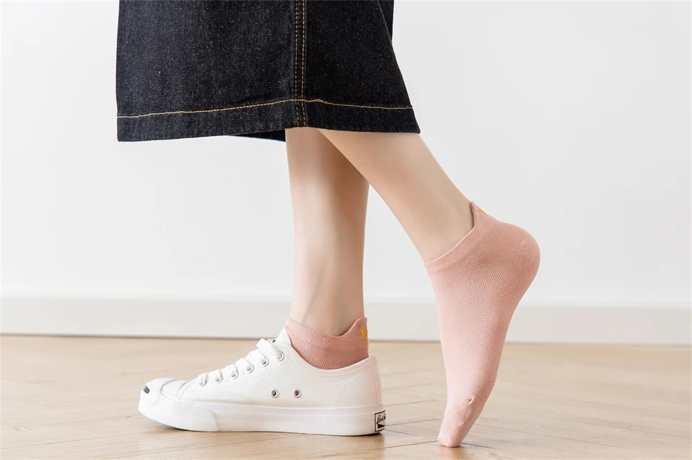 Chic New Women's Embroidery Crown Lovely Harajuku Breathable Reticulated Hollow Out Soft Cotton Mesh Ankle Socks