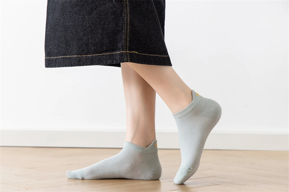 Chic New Women's Embroidery Crown Lovely Harajuku Breathable Reticulated Hollow Out Soft Cotton Mesh Ankle Socks