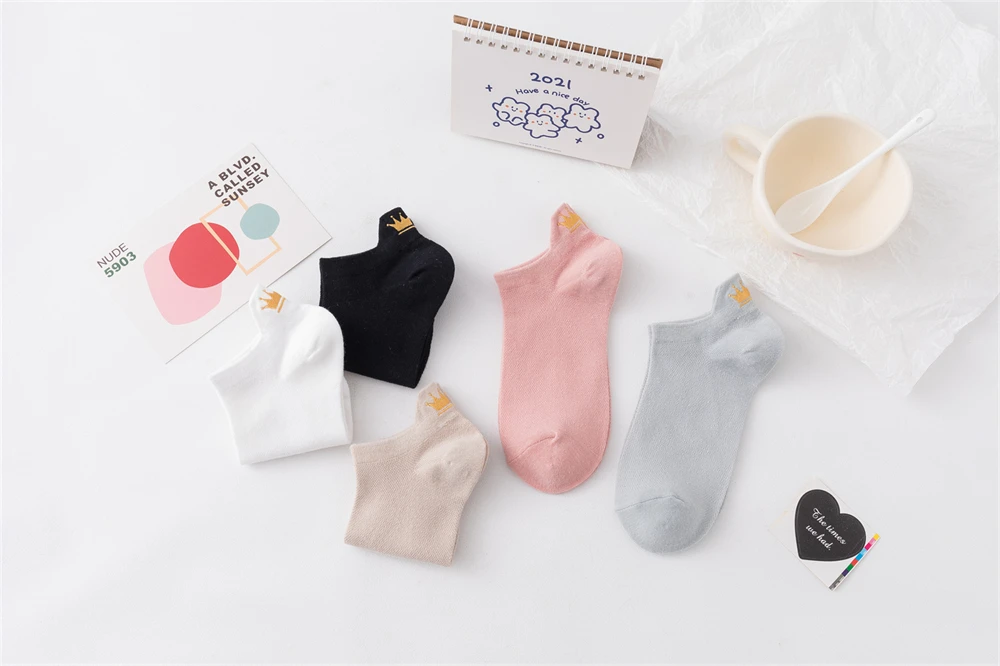 Chic New Women's Embroidery Crown Lovely Harajuku Breathable Reticulated Hollow Out Soft Cotton Mesh Ankle Socks