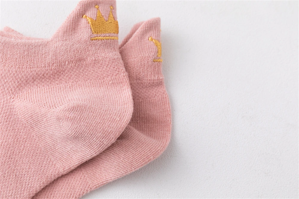 Chic New Women's Embroidery Crown Lovely Harajuku Breathable Reticulated Hollow Out Soft Cotton Mesh Ankle Socks