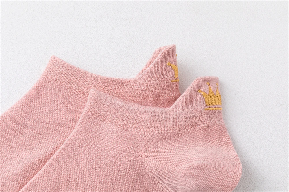 Chic New Women's Embroidery Crown Lovely Harajuku Breathable Reticulated Hollow Out Soft Cotton Mesh Ankle Socks