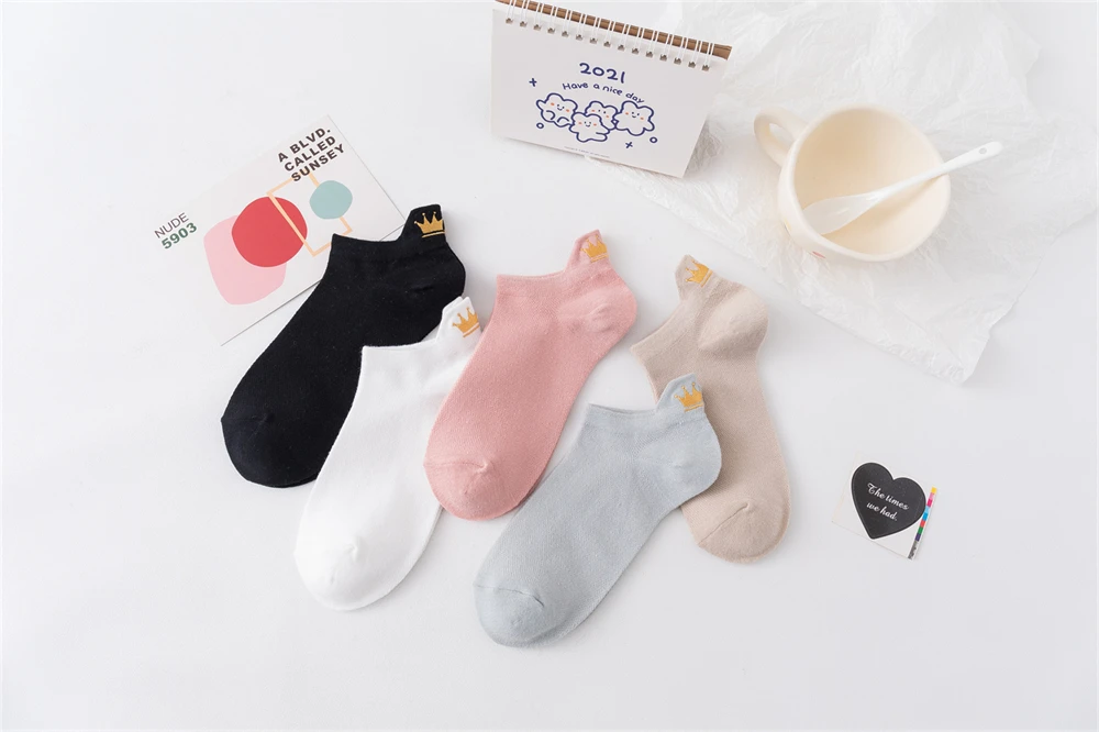 Chic New Women's Embroidery Crown Lovely Harajuku Breathable Reticulated Hollow Out Soft Cotton Mesh Ankle Socks