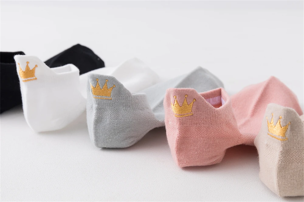 Chic New Women's Embroidery Crown Lovely Harajuku Breathable Reticulated Hollow Out Soft Cotton Mesh Ankle Socks