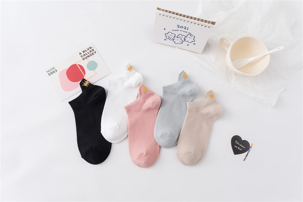Chic New Women's Embroidery Crown Lovely Harajuku Breathable Reticulated Hollow Out Soft Cotton Mesh Ankle Socks