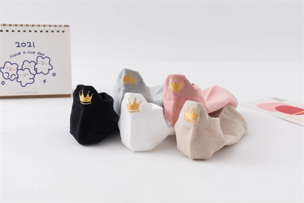 Chic New Women's Embroidery Crown Lovely Harajuku Breathable Reticulated Hollow Out Soft Cotton Mesh Ankle Socks