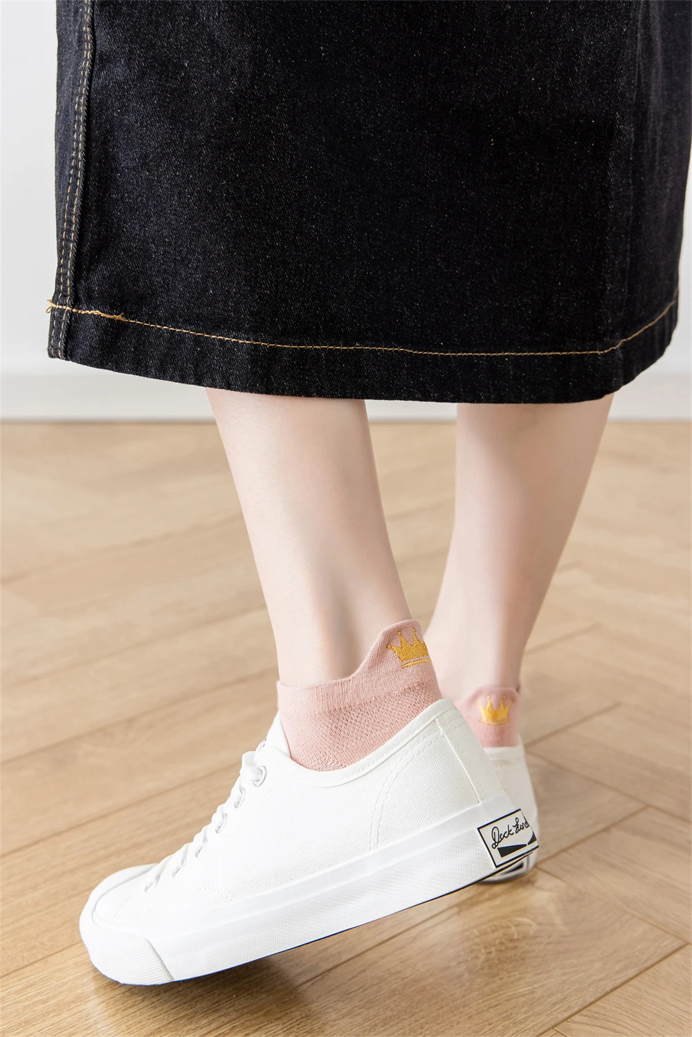 Chic New Women's Embroidery Crown Lovely Harajuku Breathable Reticulated Hollow Out Soft Cotton Mesh Ankle Socks