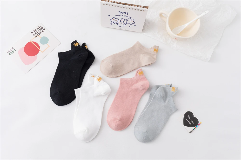 Chic New Women's Embroidery Crown Lovely Harajuku Breathable Reticulated Hollow Out Soft Cotton Mesh Ankle Socks