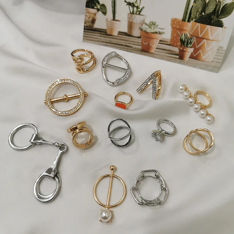 Fashion Luxury Scarf Buckle Wedding Brooch Pins Women Silk Scarfs Buckle Ring Clip Scarf Jewelry Shawls Scarve Buckle Accessorie