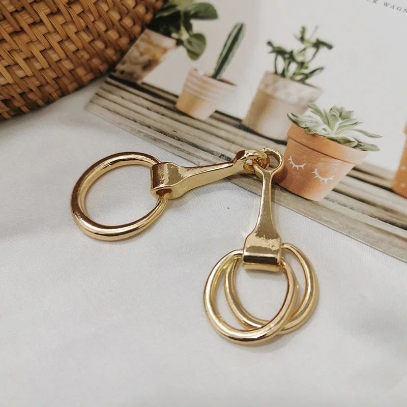 Fashion Luxury Scarf Buckle Wedding Brooch Pins Women Silk Scarfs Buckle Ring Clip Scarf Jewelry Shawls Scarve Buckle Accessorie