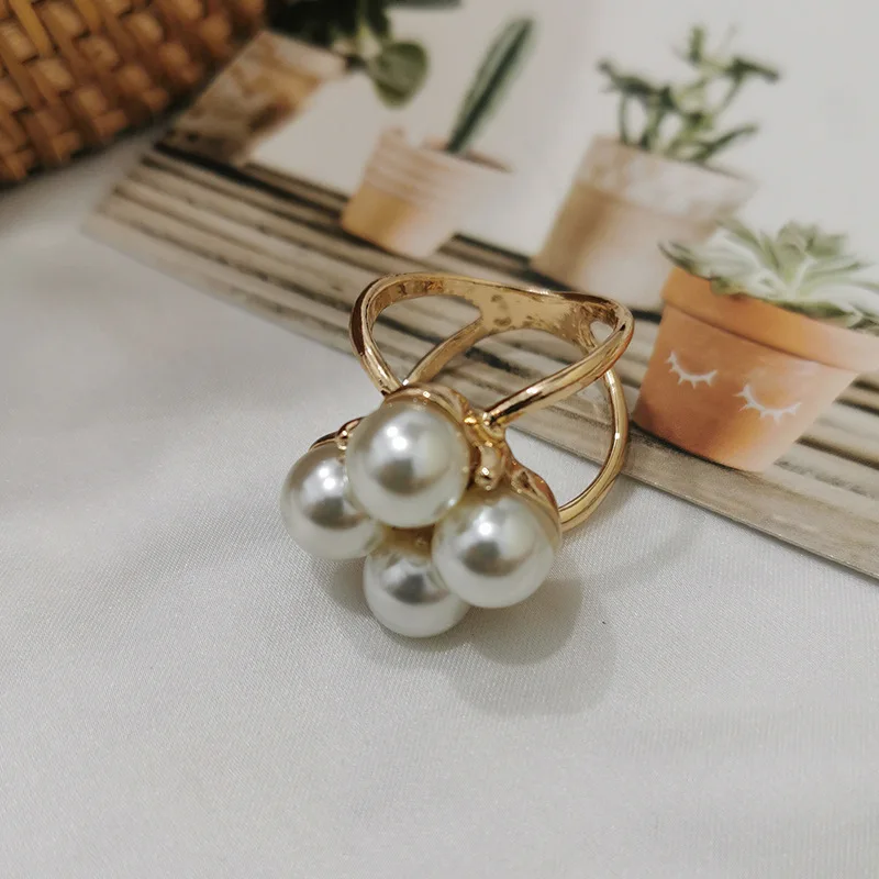 Fashion Luxury Scarf Buckle Wedding Brooch Pins Women Silk Scarfs Buckle Ring Clip Scarf Jewelry Shawls Scarve Buckle Accessorie