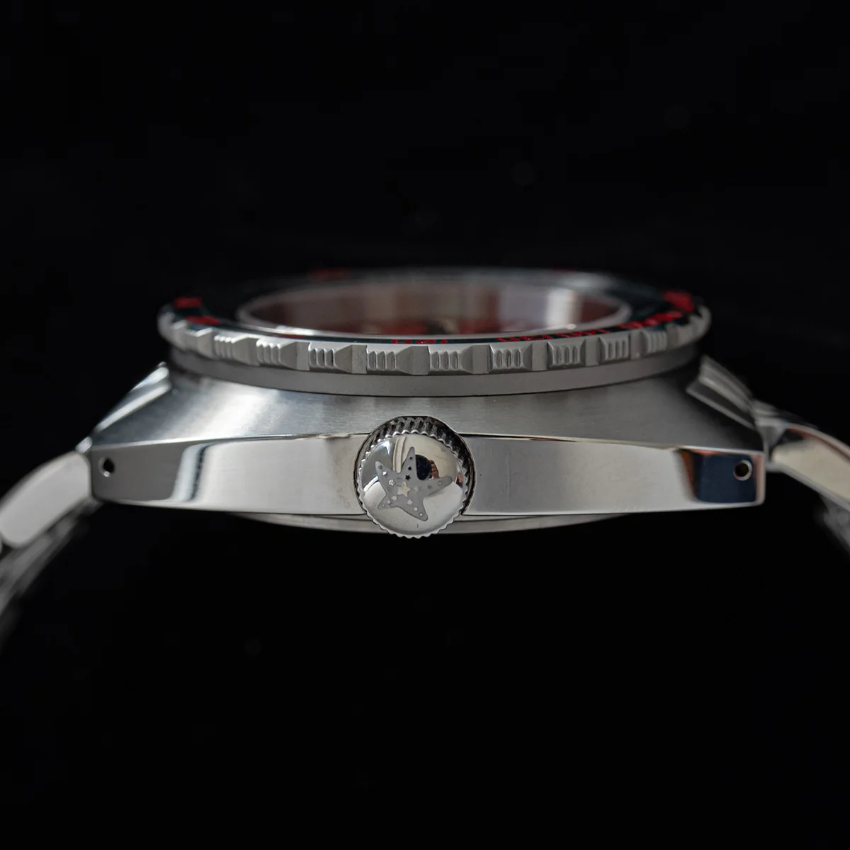 Top Brand Diver Watch Men SUB300T Automatic Mechanical Sapphire Glass Luminous Date 200m Turn Bracelet Seestern Wristwatch Retro