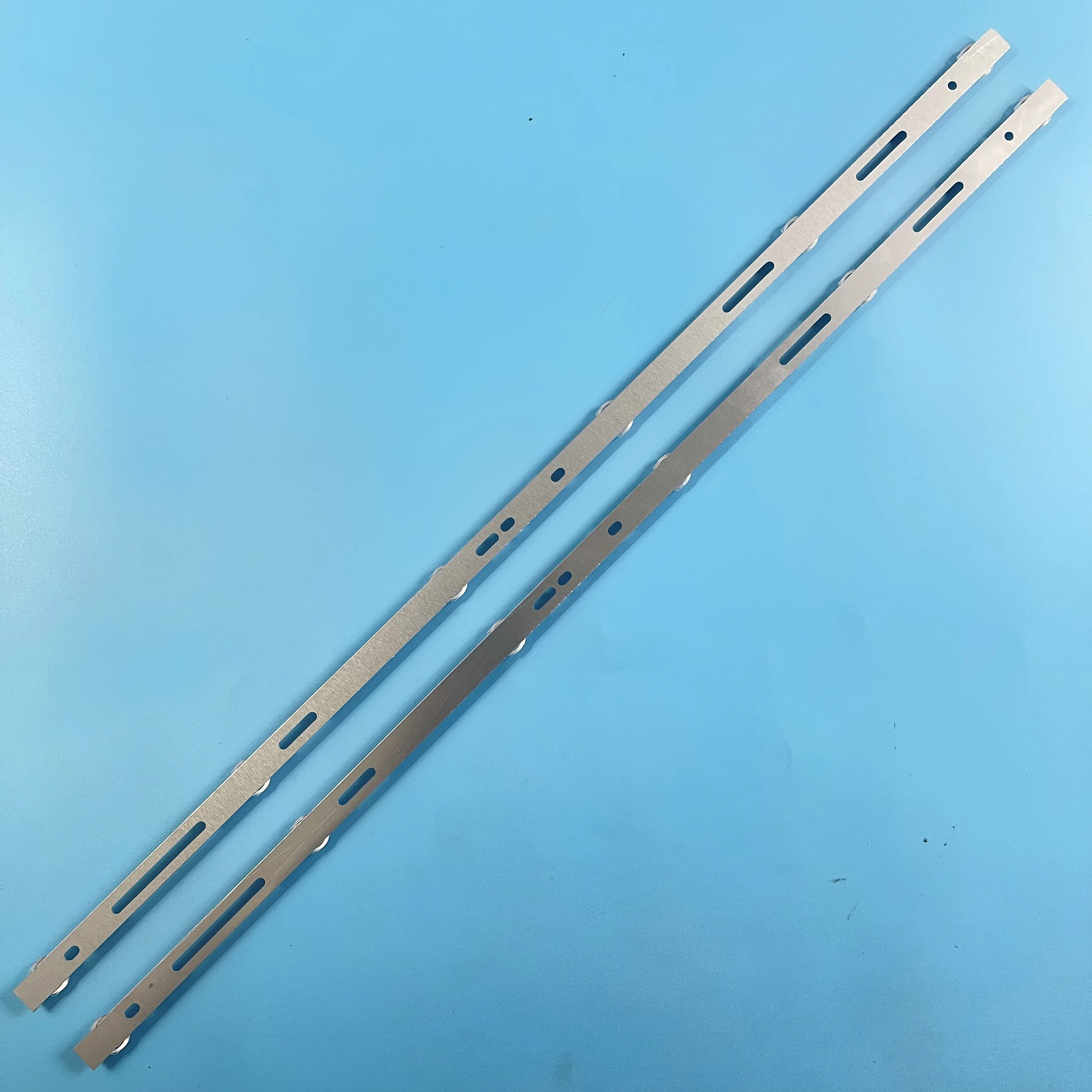 TV's LED Backlight Strips V320BJ6-Q01 CX315DLEDM V320BJ8-Q01 Band Ruler HL-00320A30-0601S-07 A1 2*6 HL-00320A30-0601S-03 A1 Lane