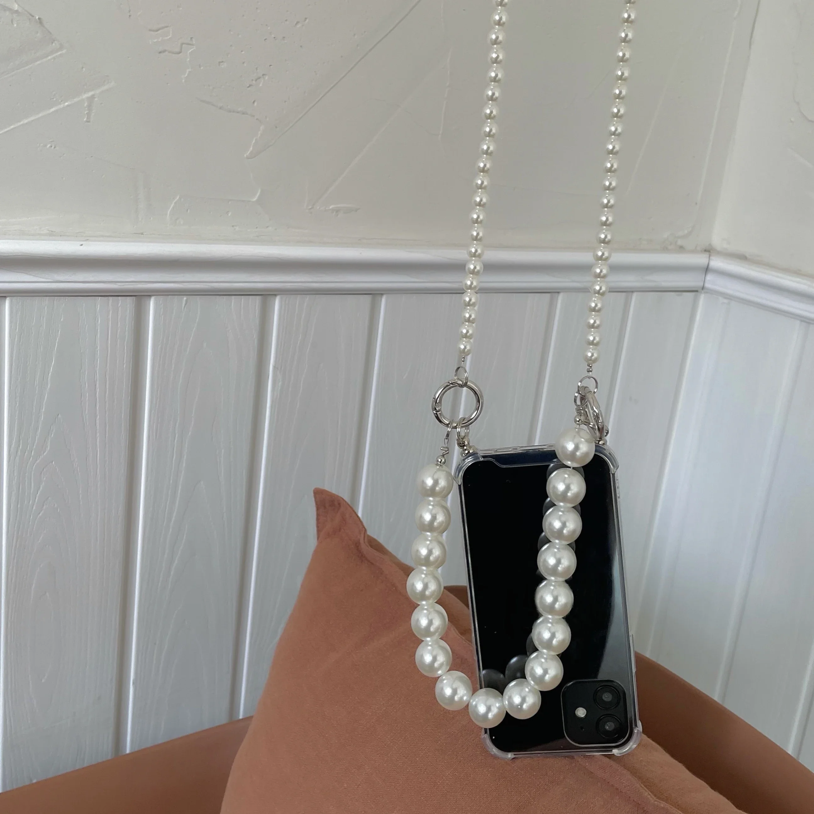 Pearl Bracelets Chain Crossbody Necklace Lanyard Phone Case For iphone 17 Air 14 16 15 13 11 12 Pro Max MiNi 16E 7 8 plus Cover