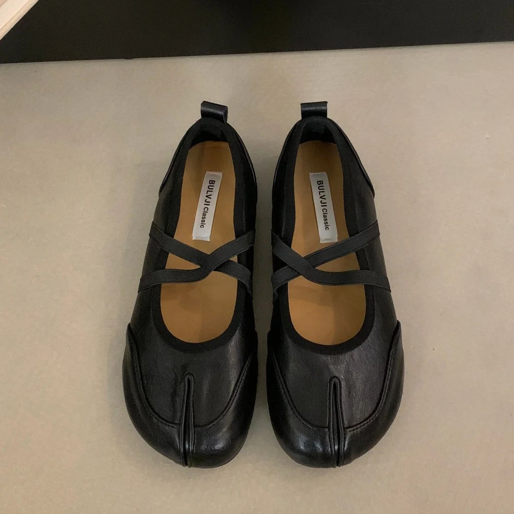 Bailamos Women Flat Women's Square Toe Retro Single Shoes One Word Buckle Shallow Mouth Mary Jane Shoes Split Toe Shoes Sandals
