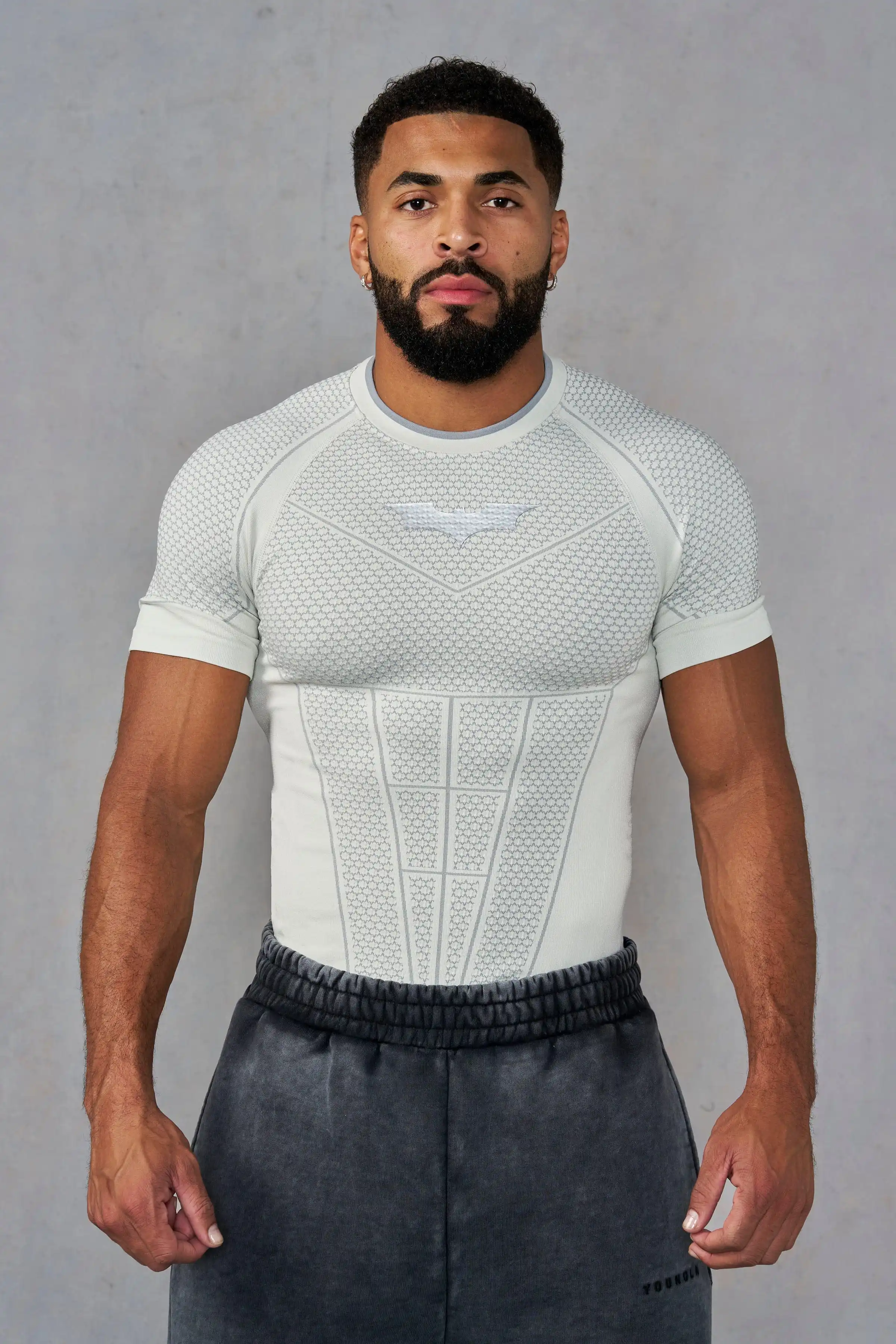 Men's Batman Print Compression T-Shirt, Seamless Honeycomb Breathable Quick Dry Short Sleeve, High Elastic Fitness Gym Top, Runn