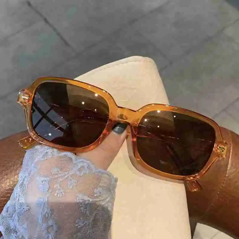 Vintage Square Sunglasses Woman Mirror Retro Rivet Yellow Sun Glasses Female Brand Designer Fashion Black Oculos De Sol