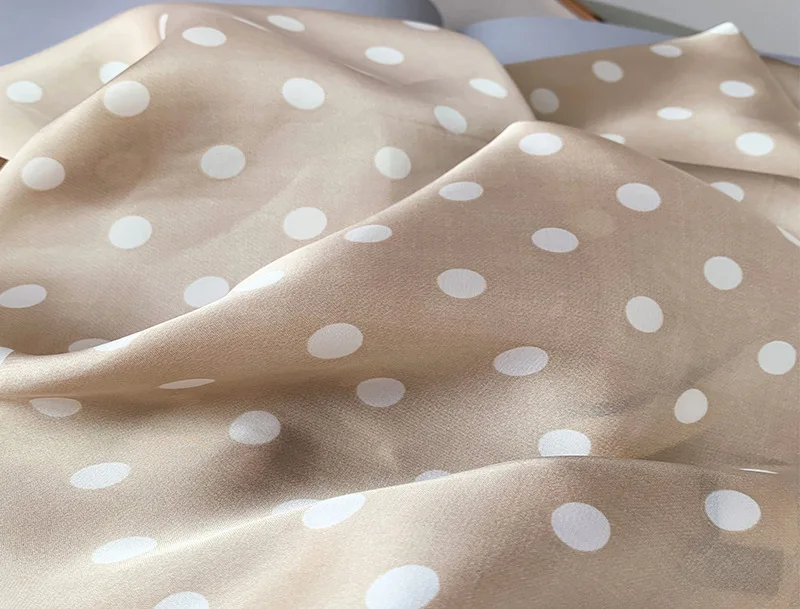2023 Luxury Square Silk Scarf Women Luxury Polka Dot Shawls and Wraps Fashion Small Bag Scarves Hair Tie Bandanas Hijab 70*70Cm
