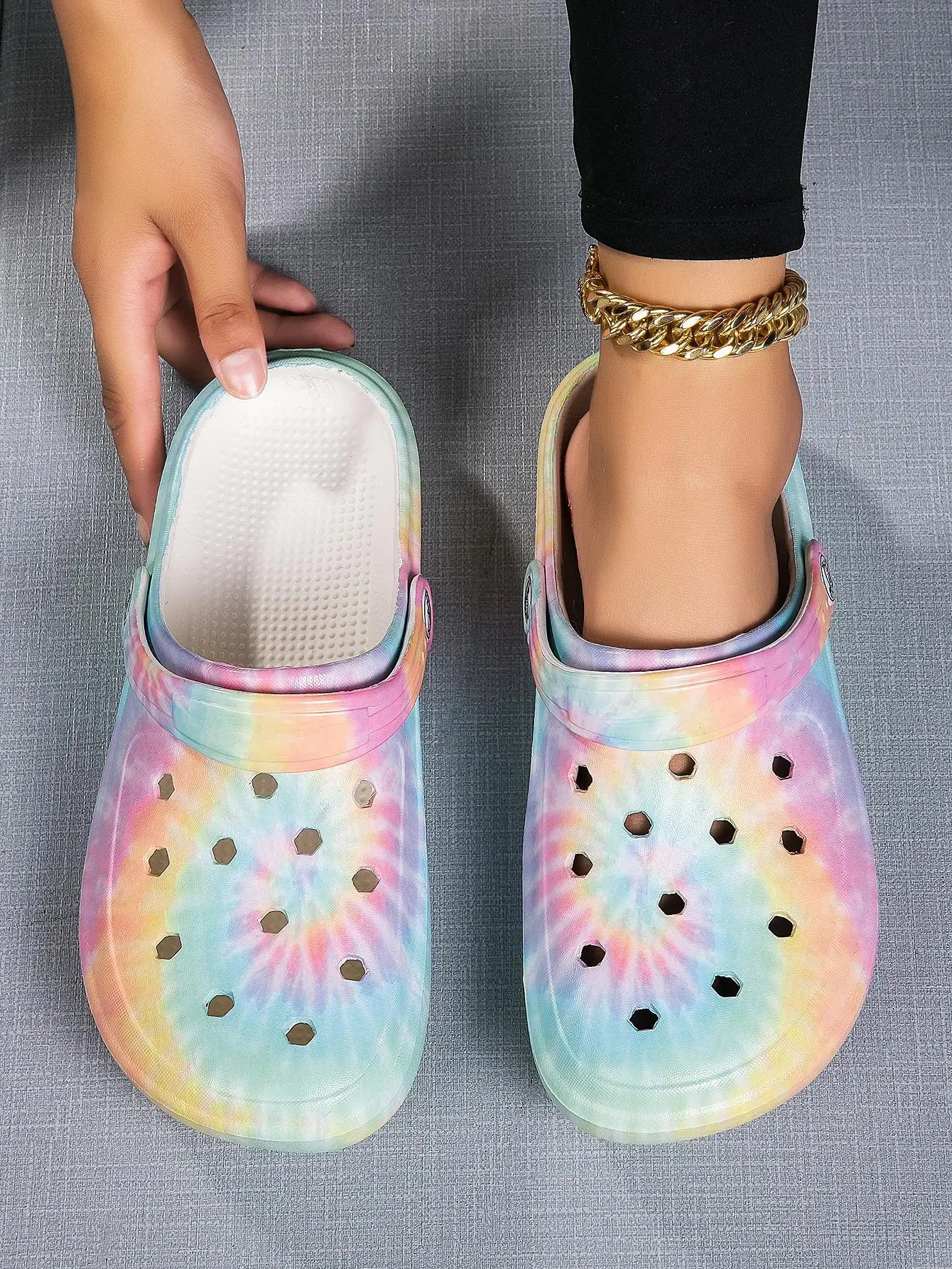 Garden Clogs Comfortable Women's Tie-dye Pattern Clogs, Slip On Lightweight Two-way Wear Clogs, Non-slip Summer Beach Slides 666