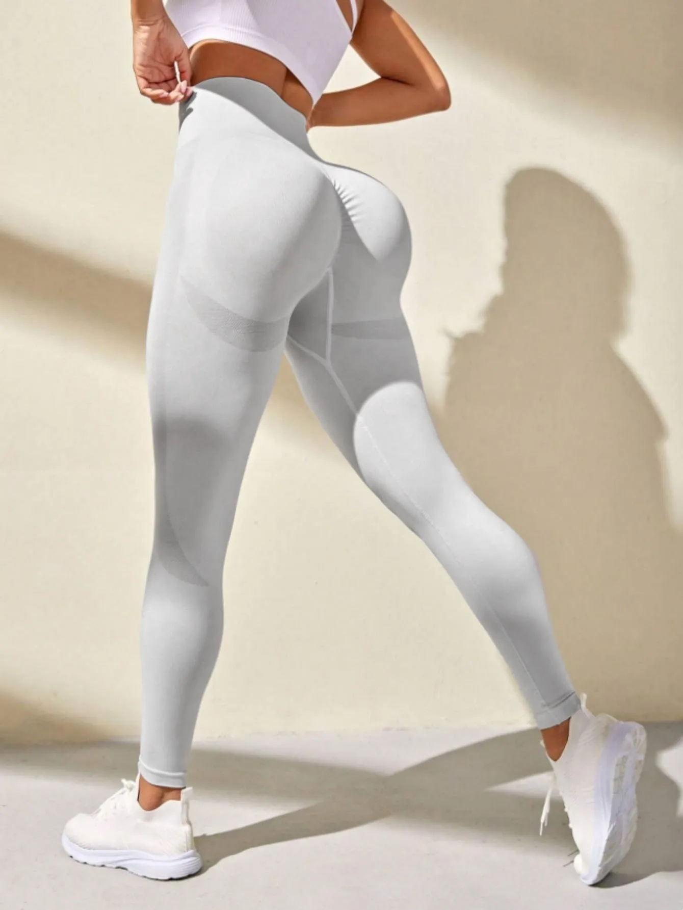 Seamless Yoga Pants Peach Sports High Waist and Hip Lifting Fitness Cropped Pants