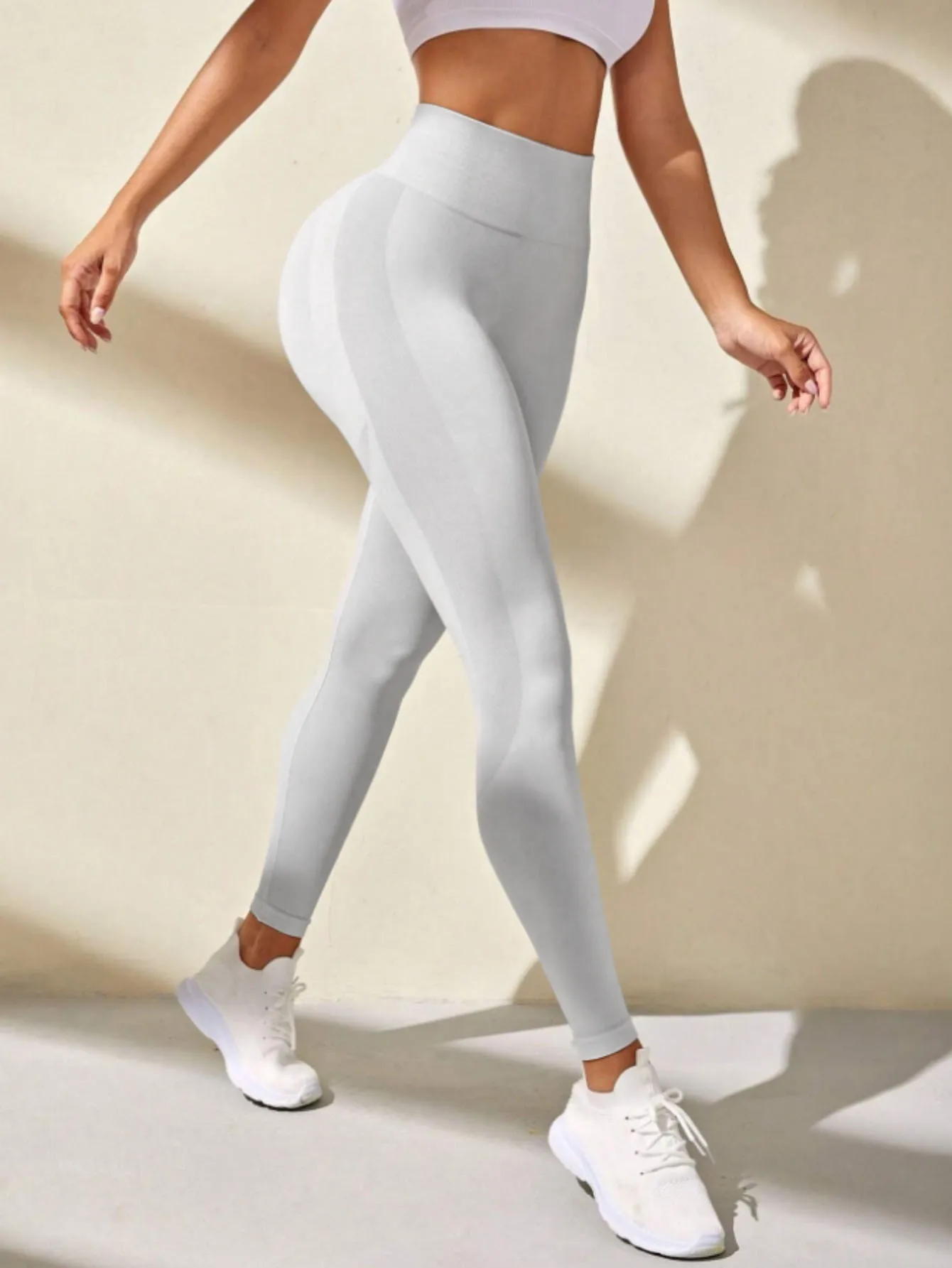 Seamless Yoga Pants Peach Sports High Waist and Hip Lifting Fitness Cropped Pants