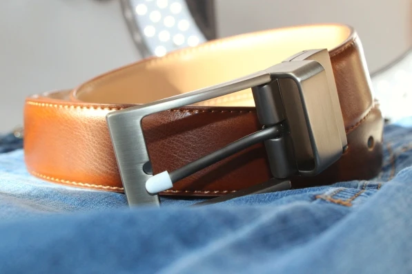 1Pcs Belt Men - Leather Reversible Belts for Men 1 3/8" for Dress Pants - 2 Styles in One Belt