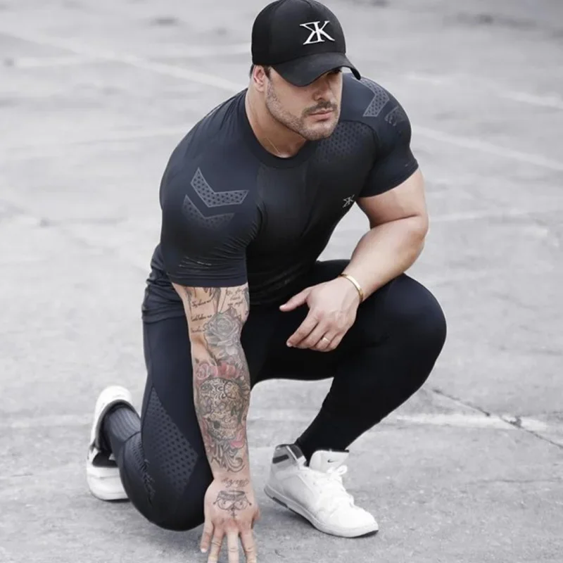 2026 Men Running Sports T-Shirt Training Quick Dry Tight Short Sleeves Shirt Bodybuilding Compress Fitness Tee Tops Men Clothing