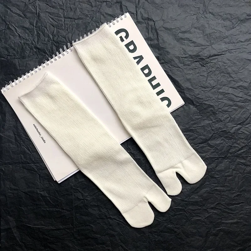 High Quality Combed Cotton Split Toe Socks Unisex Simple Comfortable Two-Toed Socks Japanese Harajuku Men Women's Tabi Socks