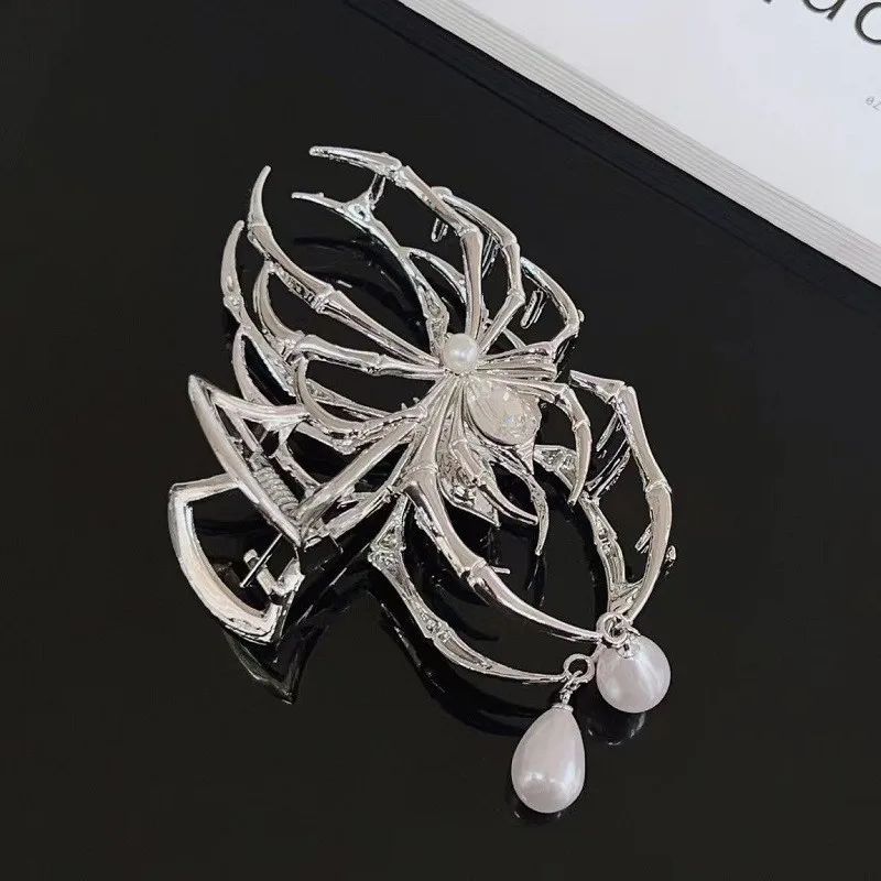 Personalized creative metal spider pearl hair clip, suitable for high-end cool hairstyles of women, Halloween hair accessories