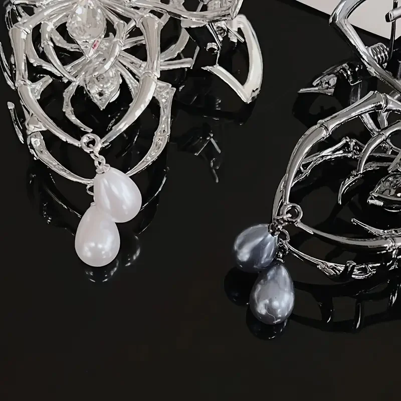 Personalized creative metal spider pearl hair clip, suitable for high-end cool hairstyles of women, Halloween hair accessories