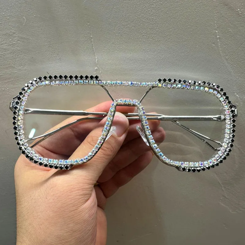 Diamonds Sunglasses Women 2026 New Luxury Rhinestone Unique Hand Fashion One Piece Sunglasses Female Oversized Glasses Eyewear