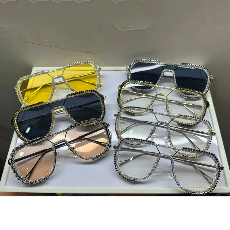 Diamonds Sunglasses Women 2026 New Luxury Rhinestone Unique Hand Fashion One Piece Sunglasses Female Oversized Glasses Eyewear
