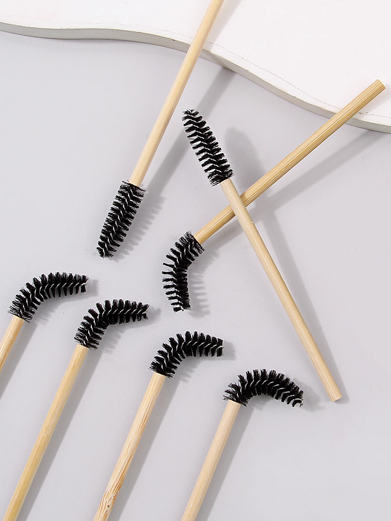 50Pcs Bamboo Handle Eyelash Brush Makeup Brush Eyelash Extension Mascara Wands Applicators Eye Lash Curling Comb Makeup Tools 