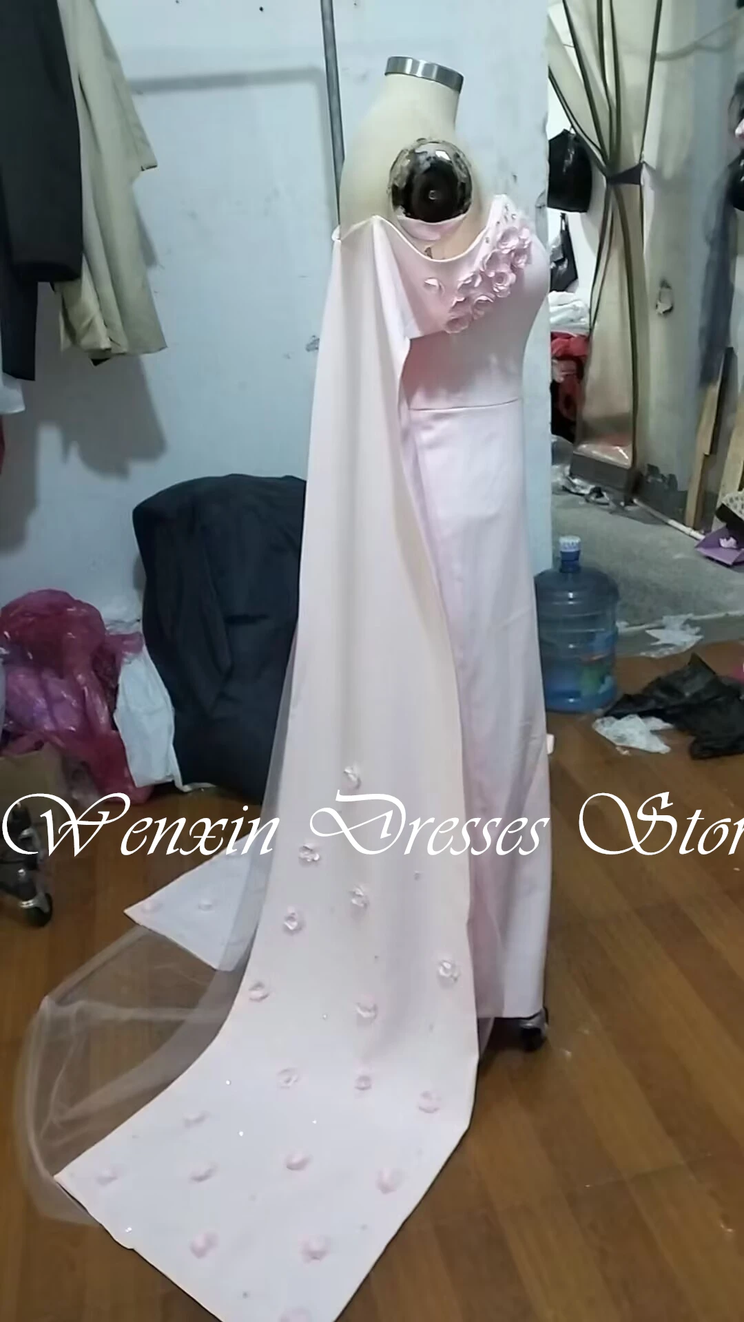 Customized Elegant Appliques Crystal Jersey Off the Shoulder Evening Dress Delicate Boat Neck Straight Short Sleeves P