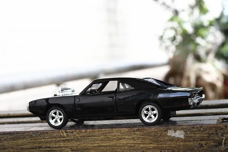 1:32 Simulation 1970 Dodge Charger Alloy Sports Car Model Pull Back Luxury Car Toy Gift Ornaments