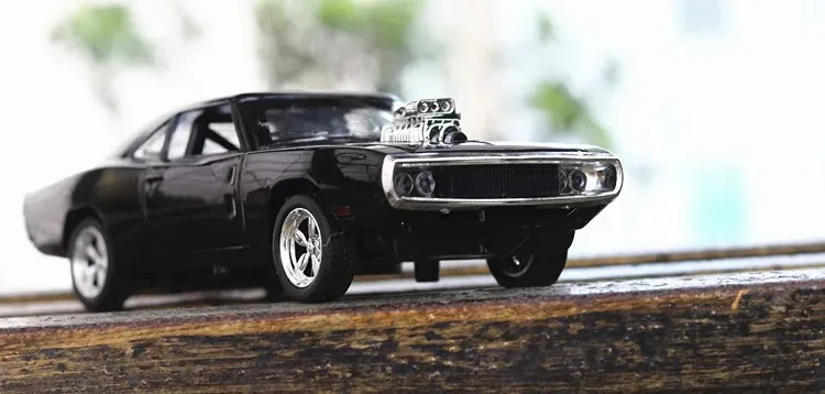 1:32 Simulation 1970 Dodge Charger Alloy Sports Car Model Pull Back Luxury Car Toy Gift Ornaments