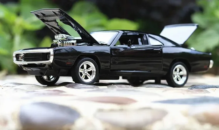1:32 Simulation 1970 Dodge Charger Alloy Sports Car Model Pull Back Luxury Car Toy Gift Ornaments