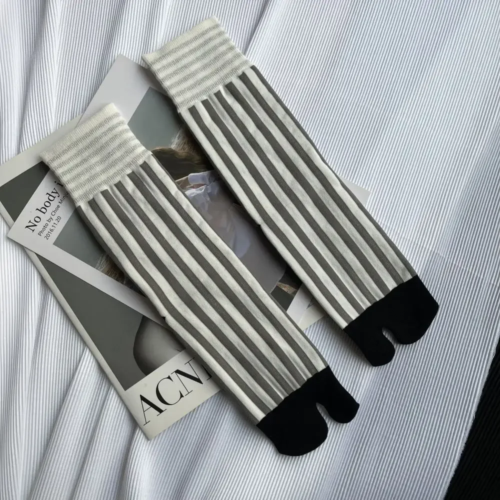 Colorful Combed Cotton Toe Socks Striped Retro Fashion Women's Tabi Socks Harajuku Japanese Middle Tube Sports Split Toe Socks