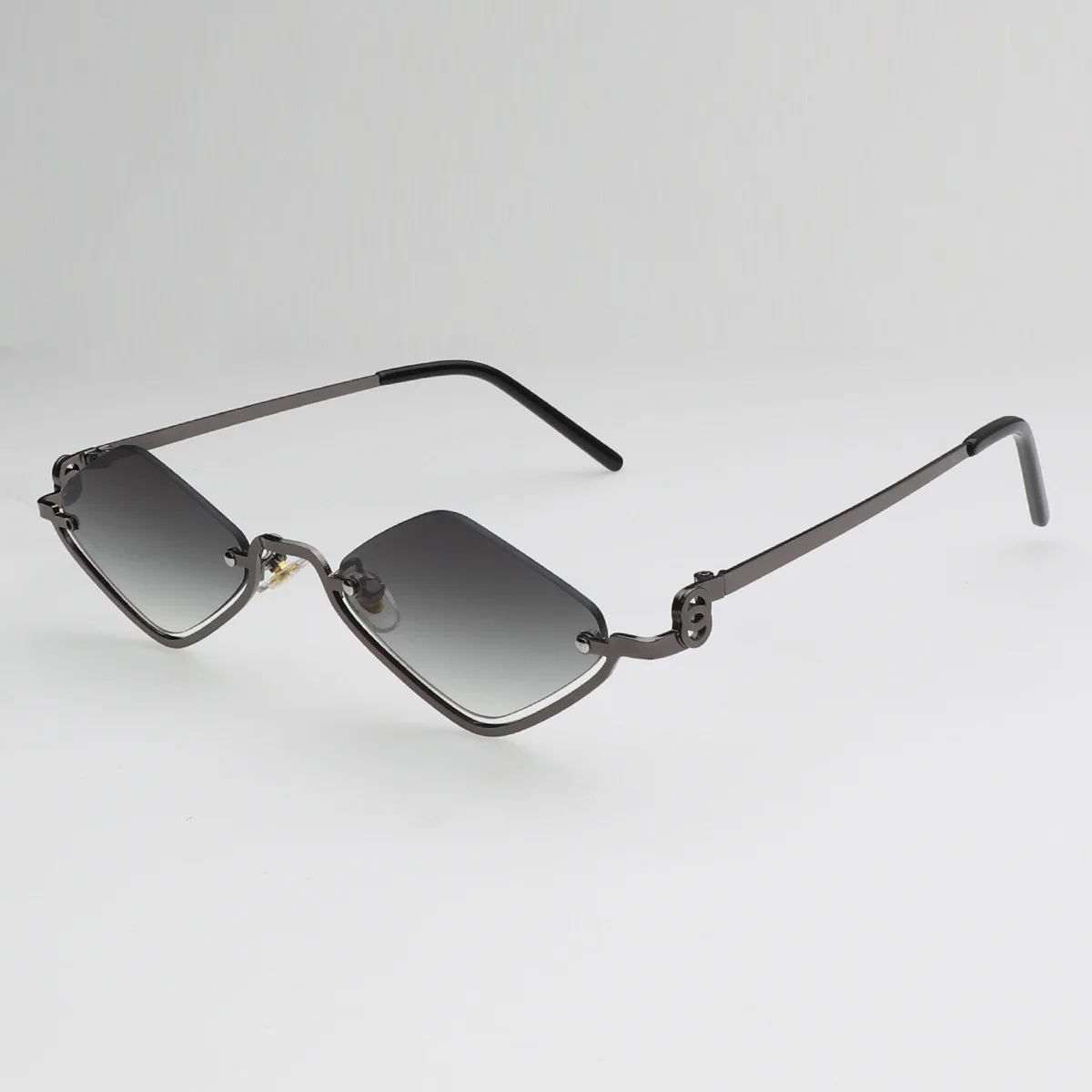 Fashion Small Polygonal Sunglasses Women Luxury Brand Metal Half Frame Sun Glasses Ladies Hipster Sexy Cat Eye Shades Vintage