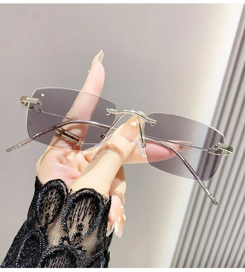 Advanced Photosensitive Color Changing Glasses Anti Blue Light Flat Light Lens Women's Frameless High-definition Myopia Glasses