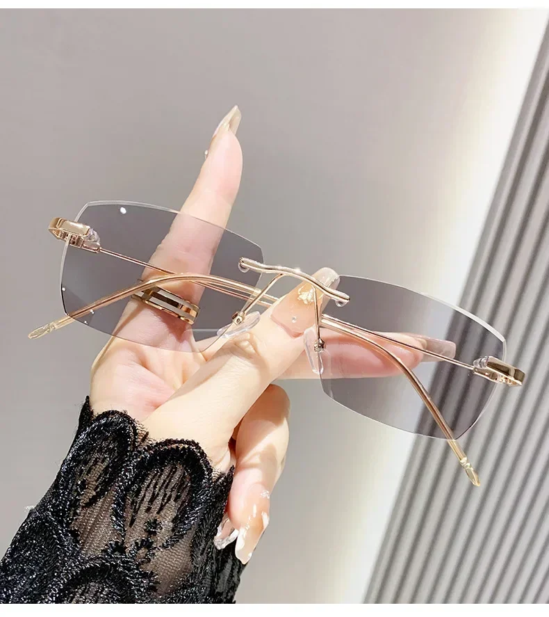 Advanced Photosensitive Color Changing Glasses Anti Blue Light Flat Light Lens Women's Frameless High-definition Myopia Glasses
