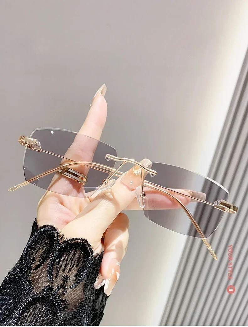 Advanced Photosensitive Color Changing Glasses Anti Blue Light Flat Light Lens Women's Frameless High-definition Myopia Glasses