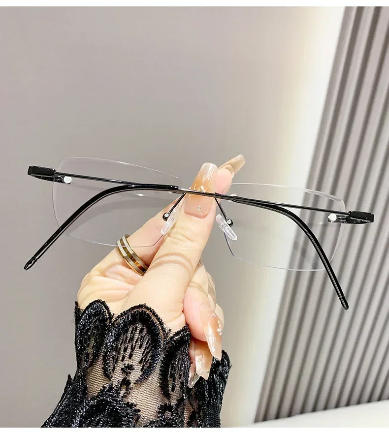Advanced Photosensitive Color Changing Glasses Anti Blue Light Flat Light Lens Women's Frameless High-definition Myopia Glasses