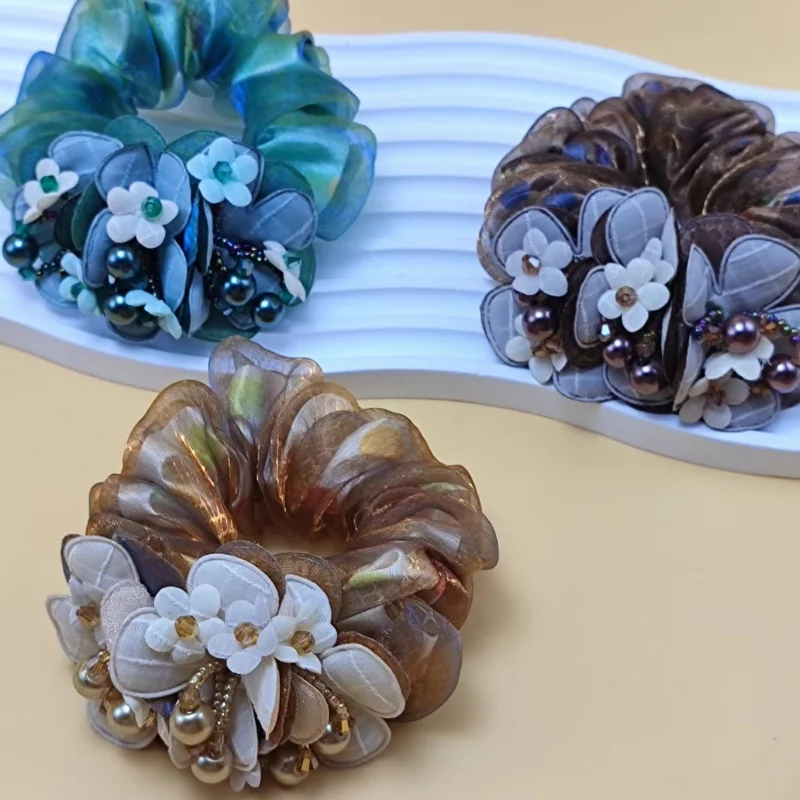New Scrunchie White Flower Hair Ties Women Pearl Headdress Flower Highly Elastic Rubber Band Floral Hair Accessories