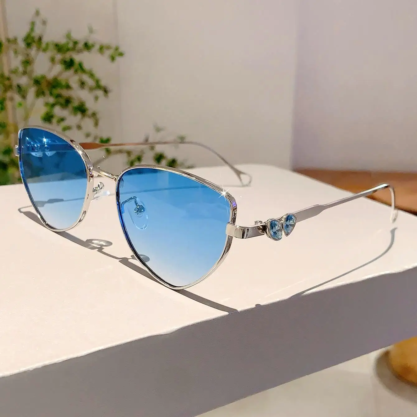 KAMMPT Vintage Cat Eye Sunglasses Women 2024 New Retro Stylish Gradient Shades Trendy Fashion Brand Designer Pink Sun Glasses
