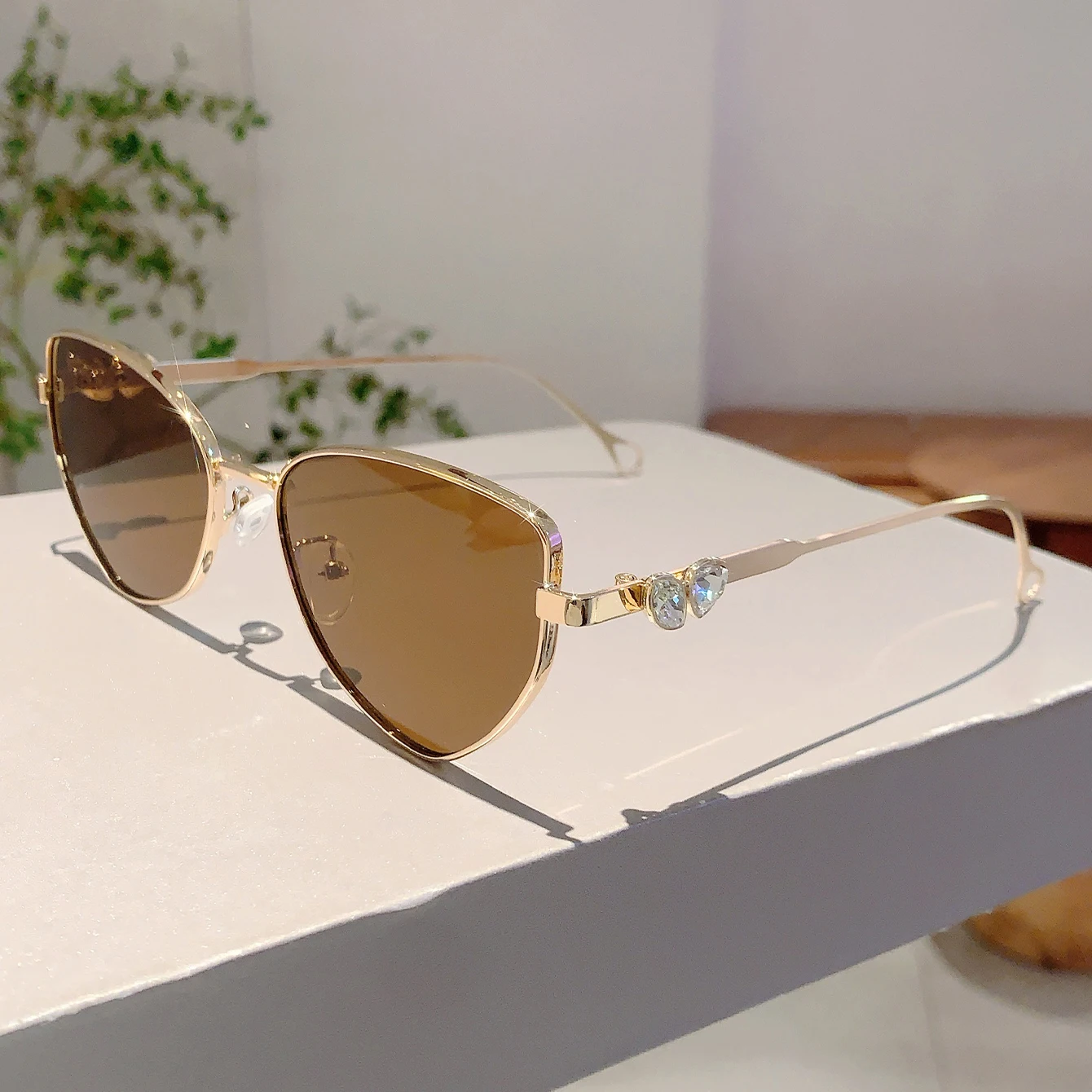 KAMMPT Vintage Cat Eye Sunglasses Women 2024 New Retro Stylish Gradient Shades Trendy Fashion Brand Designer Pink Sun Glasses