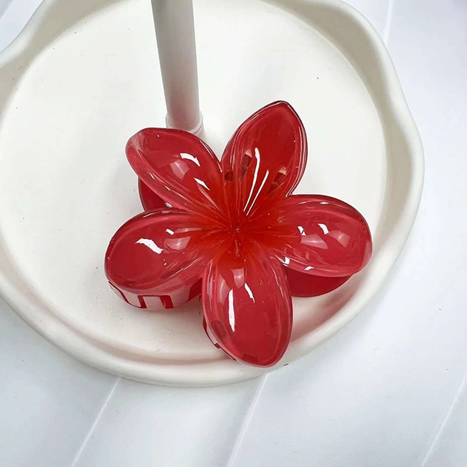 Gradient Red Egg Flower Acrylic Hair Clip for Women Hair Claws Crab Barrette Hawaiian Headwear Summer Girls Hair Accessories