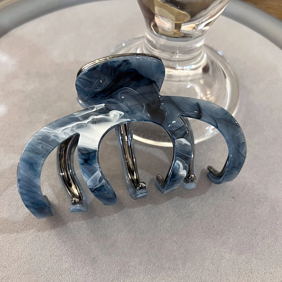 1pc New popular acetic acid clip hair clip, large hair clip, hair accessory, women's hair design, lightweight luxury