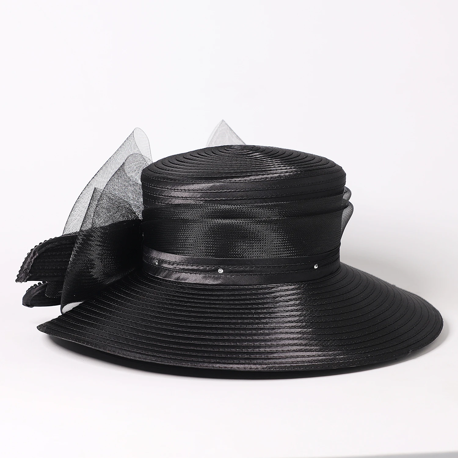 FS Luxury Wedding Bridal Party Hats For Women Bow Bowler Hat Elegant Satin Cloth Wide Brim Flat Top Sun Visor Cap Female Hat